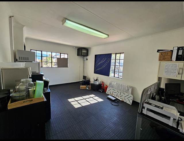 451M² MINI FACTORY TO LET IN KYA SANDS