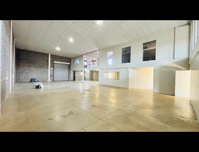550M² WAREHOUSE TO LET IN STORMILL