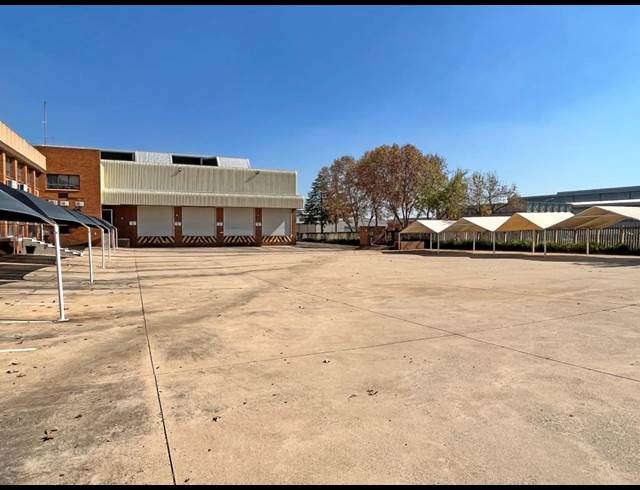 3,891M² WAREHOUSE TO LET IN KELVIN