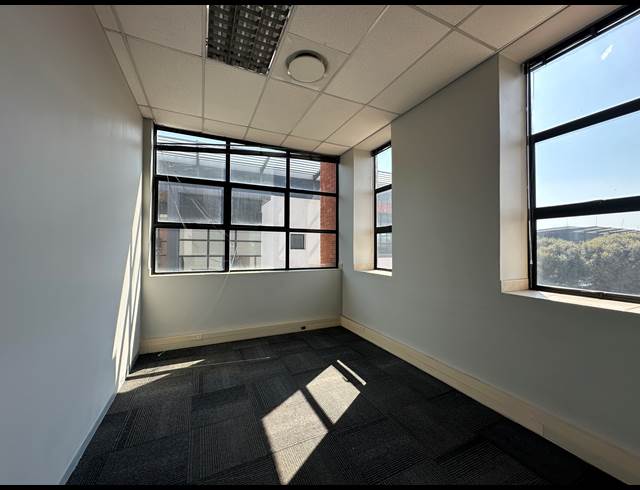 99.60M² OFFICE TO LET IN HIGHVELD TECHNOPARK