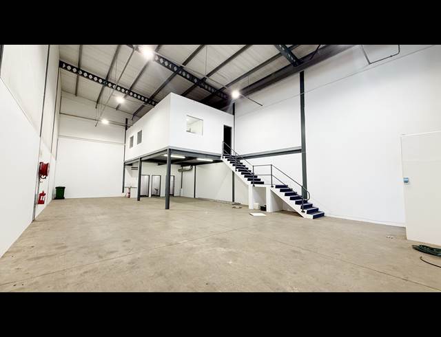 246M² WAREHOUSE TO LET IN MEADOWDALE