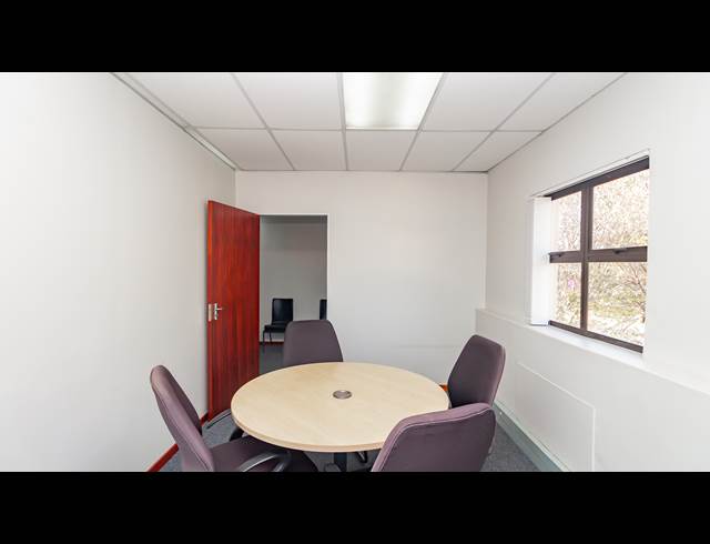 127M² OFFICE TO LET IN ROBINDALE