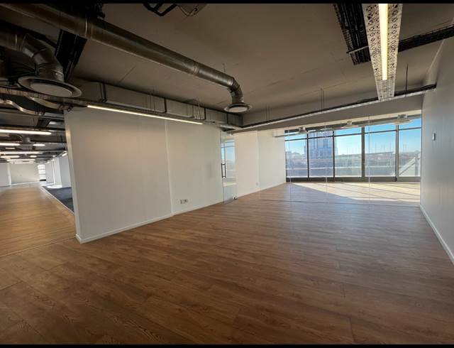 824M² OFFICE TO LET IN WOODSTOCK