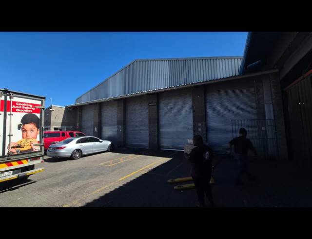 1,545M² WAREHOUSE TO LET IN KILLARNEY GARDENS