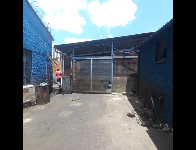 280M² WAREHOUSE TO LET IN CITY & SUBURBAN