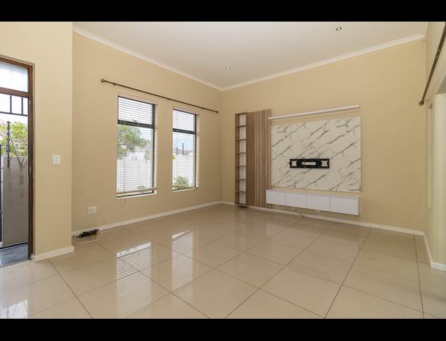3 BEDROOM HOUSE TO LET IN PARKLANDS NORTH