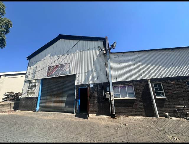 450M² WAREHOUSE TO LET IN EASTLEIGH