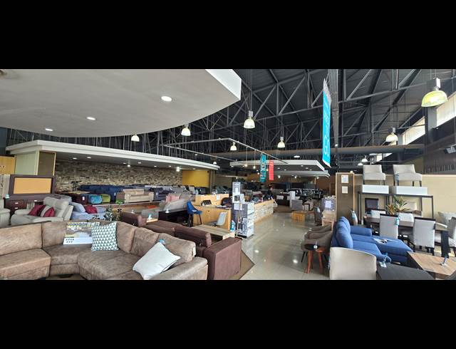 1,200M² SHOWROOM TO LET IN STRUBENSVALLEI