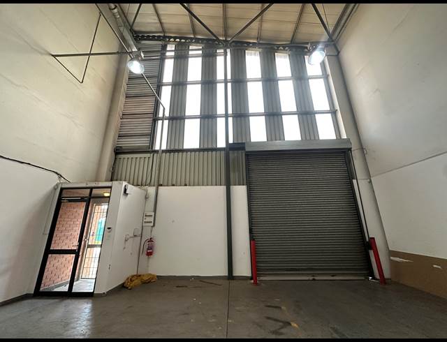 284M² WAREHOUSE TO LET IN MEADOWDALE