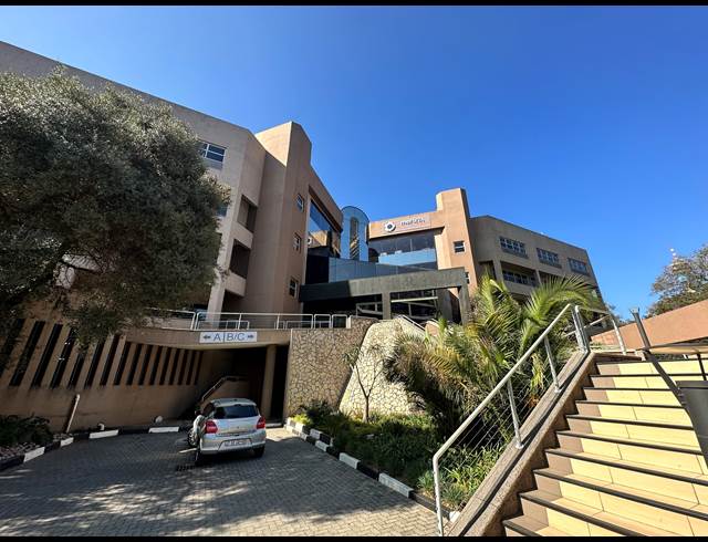 1,354M² OFFICE TO LET IN PARKTOWN