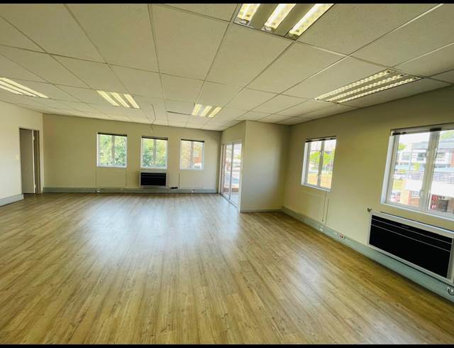 365M² OFFICE TO LET IN FOURWAYS