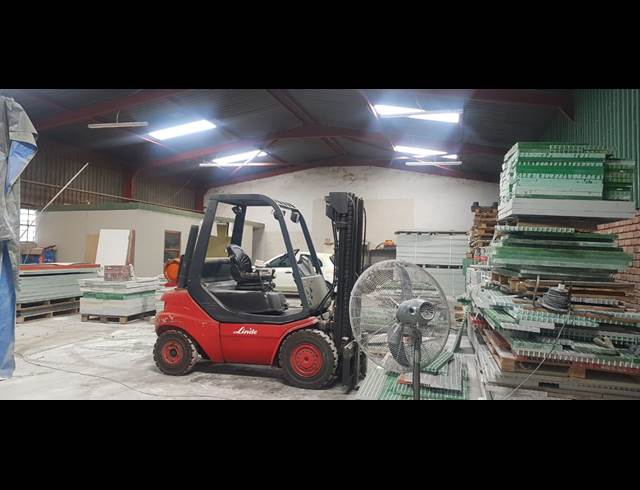 250M² WAREHOUSE TO LET IN ANDERBOLT