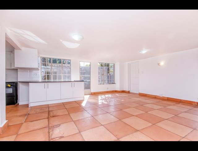 1 BEDROOM FREEHOLD RENTED IN KELVIN