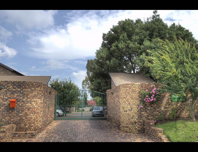 3 bed property to rent in KEW