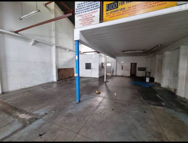 272M² WAREHOUSE TO LET IN STEELEDALE