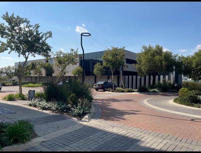 674M² OFFICE TO LET IN WATERFALL
