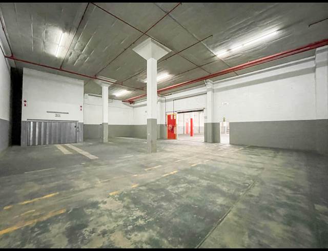 3,140M² WAREHOUSE TO LET IN NEW GERMANY