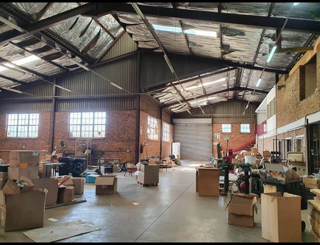1,150M² WAREHOUSE TO LET IN AMALGAM