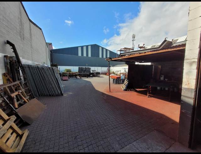 620M² WAREHOUSE TO LET IN STIKLAND INDUSTRIAL