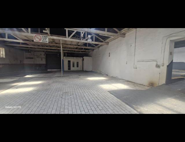 600M² WAREHOUSE TO LET IN CITY WEST