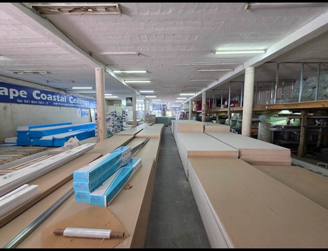 700M² RETAIL TO LET IN STRAND CENTRAL