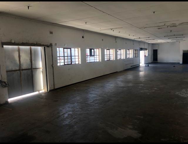 220M² WAREHOUSE TO LET IN PAARDEN EILAND