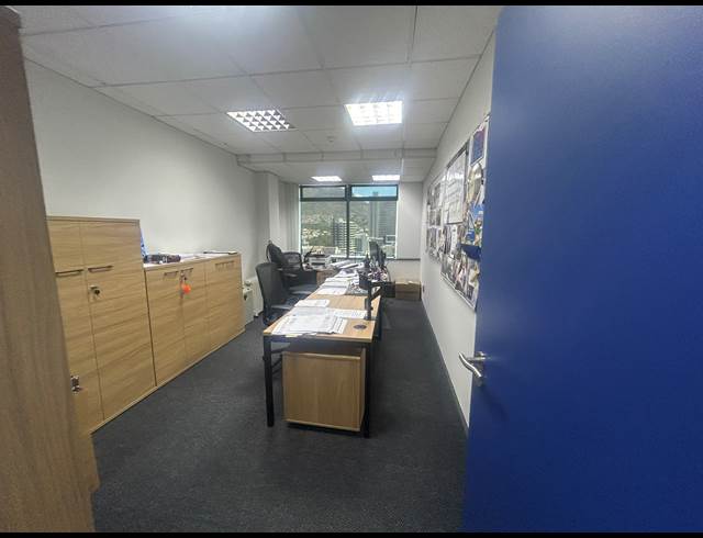 416M² BUILDING TO LET IN CAPE TOWN CITY CENTRE
