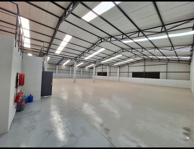 1,094M² WAREHOUSE TO LET IN COSMO BUSINESS PARK