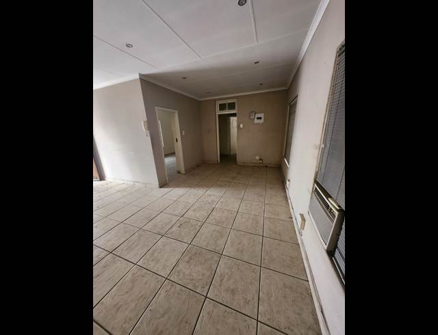 55M² OFFICE TO LET IN WITPOORTJIE AH
