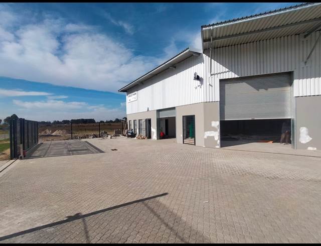 240M² STORAGE UNIT RENTED IN FISANTEKRAAL