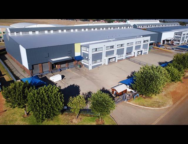 2,128M² WAREHOUSE TO LET IN SPARTAN