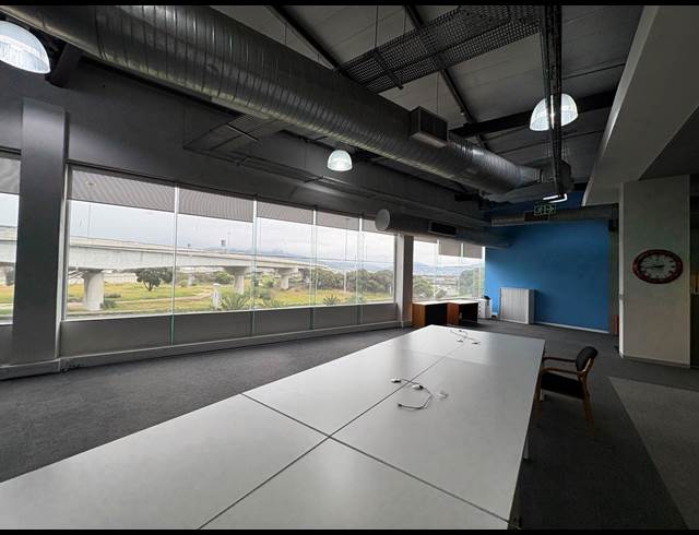 3,200M² OFFICE TO LET IN PAARDEN EILAND