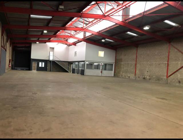 1,247M² WAREHOUSE RENTED IN MEADOWDALE