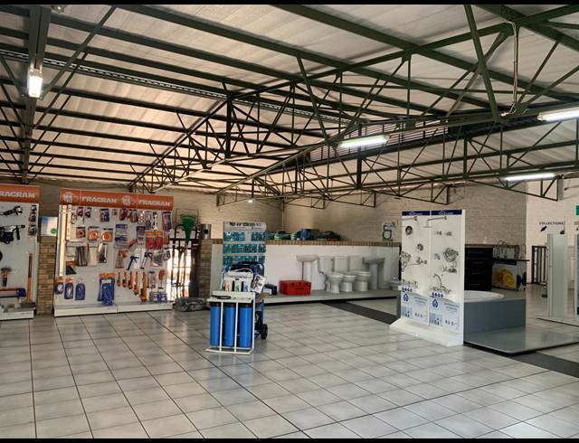 1,938M² WAREHOUSE TO LET IN RIVERSIDE PARK