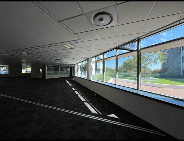 2,000M² OFFICE TO LET IN WATERFALL