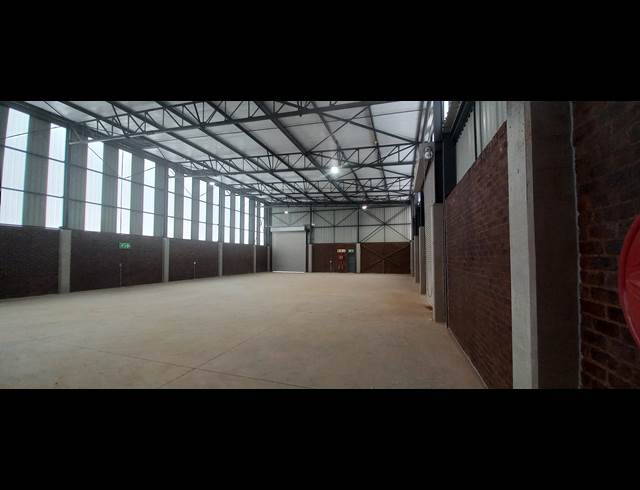 942M² WAREHOUSE TO LET IN LASER PARK