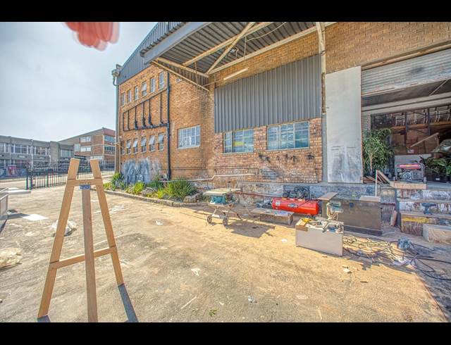 1,420M² WAREHOUSE TO LET IN WYNBERG