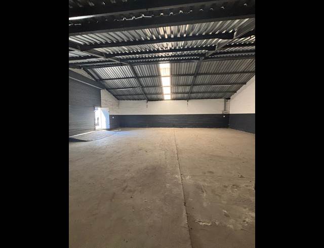 185M² WAREHOUSE TO LET IN PEERLESS PARK
