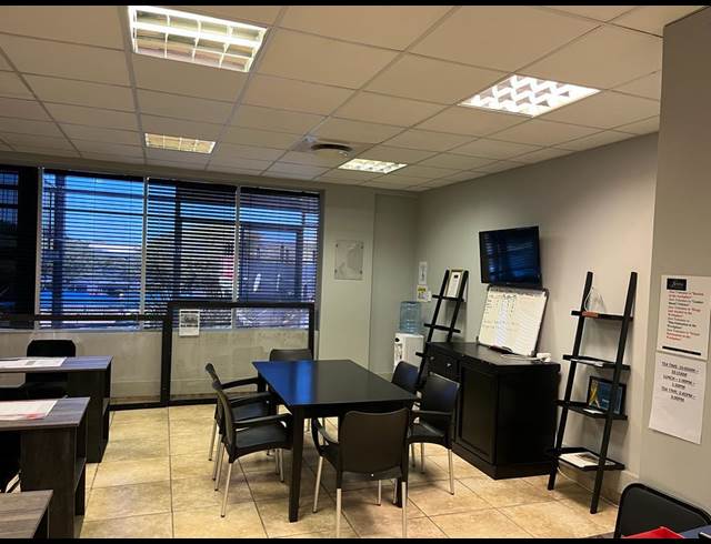 77M² OFFICE TO LET IN BALLITO CENTRAL