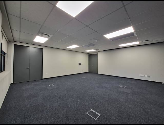 132M² OFFICE TO LET IN MELROSE ESTATE