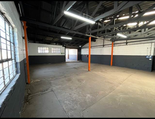 199M² WORKSHOP TO LET IN VULCANIA