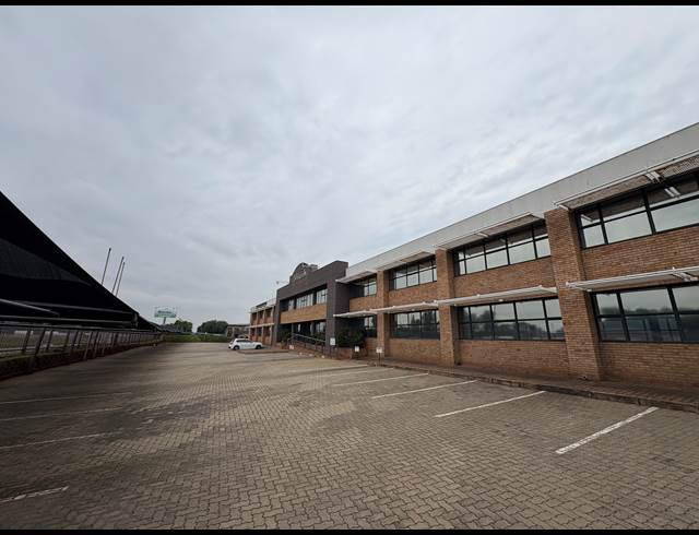 6,560M² WAREHOUSE TO LET IN HUGHES