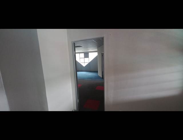 126.49M² BUSINESS TO LET IN HIGHVELD