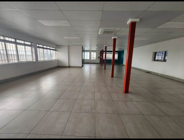 1,400M² WAREHOUSE TO LET IN PAARDEN EILAND