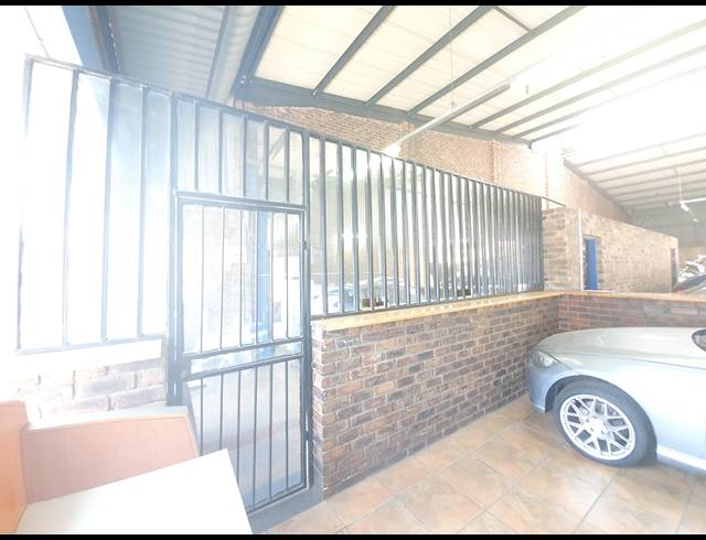 435M² MINI FACTORY RENTED IN BOOYSENS