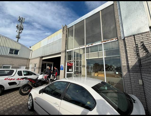 1,100M² WAREHOUSE TO LET IN RETREAT INDUSTRIAL
