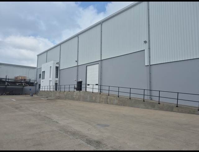 3,280M² WAREHOUSE TO LET IN LONGMEADOW