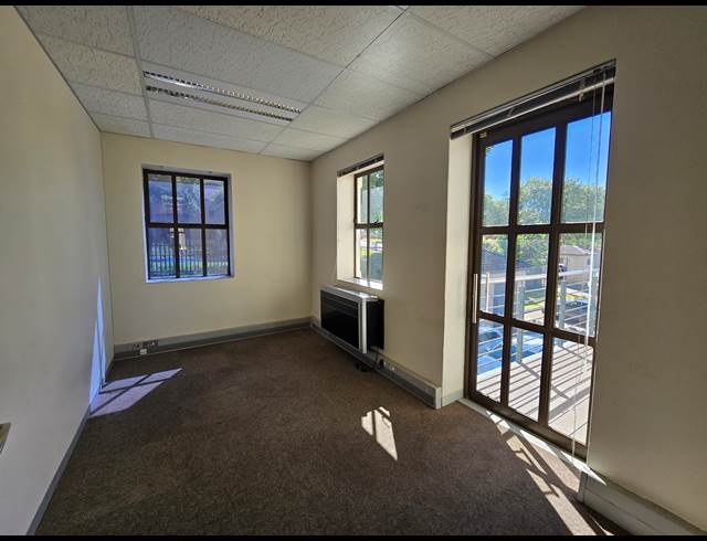 378M² OFFICE TO LET IN BRYANSTON