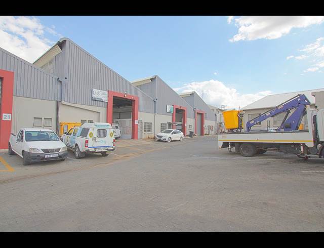 352M² WAREHOUSE TO LET IN CITY DEEP