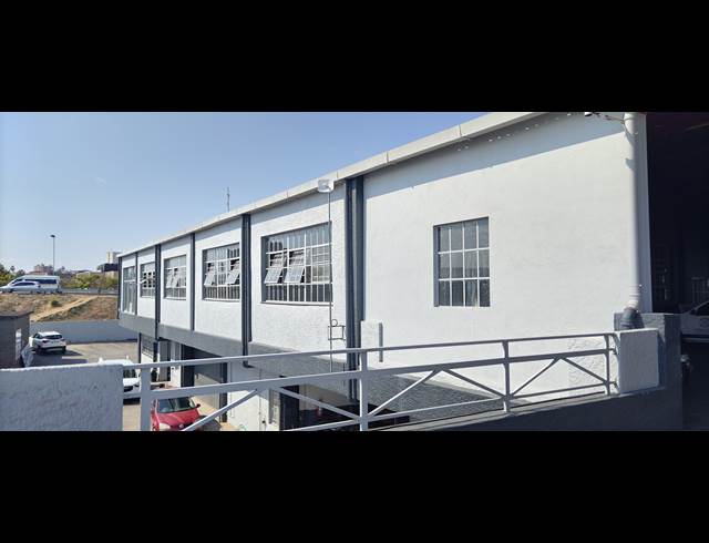 252M² WAREHOUSE RENTED IN WEST ACRES